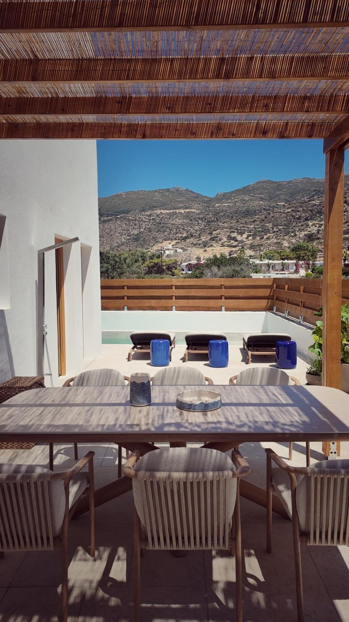 Ville a Dionysos Beach